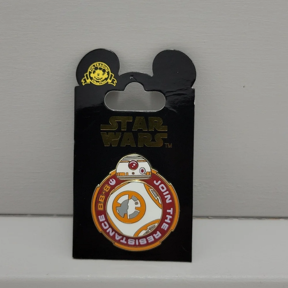NWT Star Wars BB8 Pin